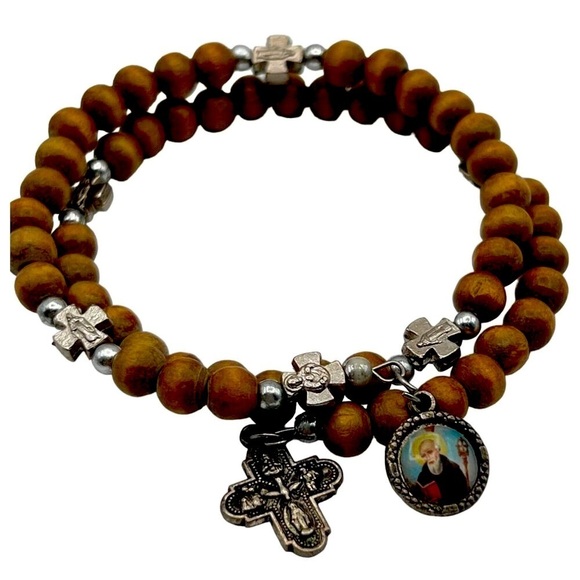 Handcrafted Wooden Beaded Necklace Set With Tribal Floral Pendant & Bracelets - Picture 9 of 15